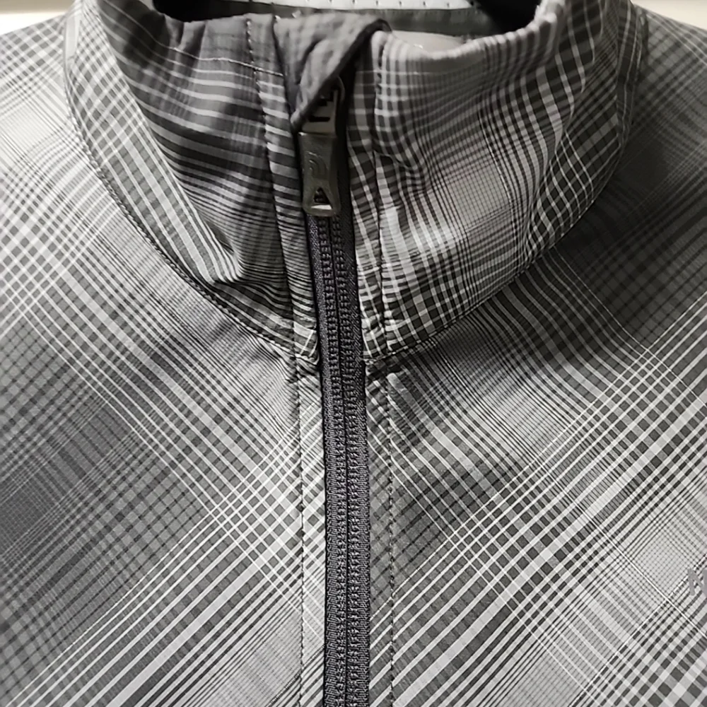 North Face Isotherm Full Zip Jacket REFLECTIVE Mountain Athletic Grey Mens NWOT